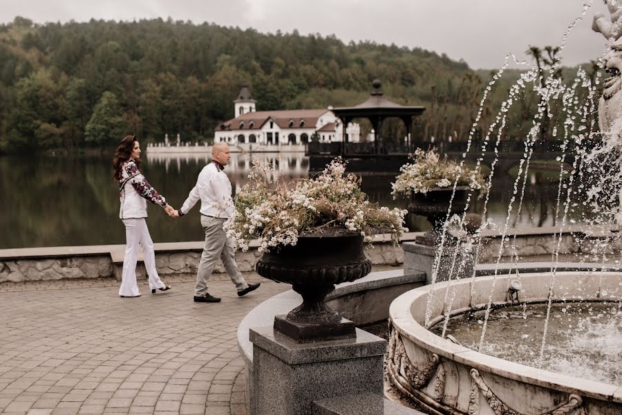 Wedding photographer Lesya Prodanik (lesyaprodanyk). Photo of 23 October 2019