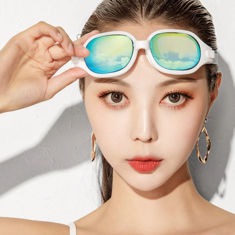 Lunettes de natation antibuée pour une vision claire et ininterrompue. Profitez de chaque longueur de bassin avec confort et une vision parfaite.