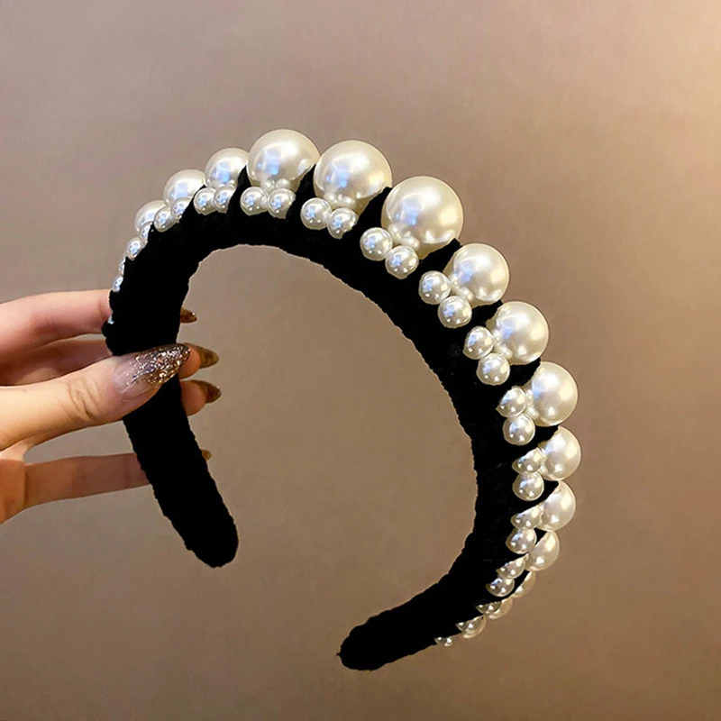 Nouveau serre-tête perle blanc lait style rétro français. Élégance intemporelle pour sublimer vos coiffures, accessoire de mode idéal.