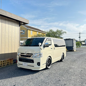 ハイエースバン TRH200V