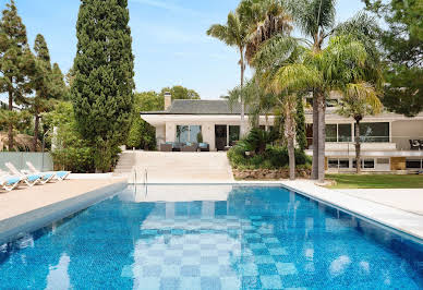 Villa avec piscine et jardin 13