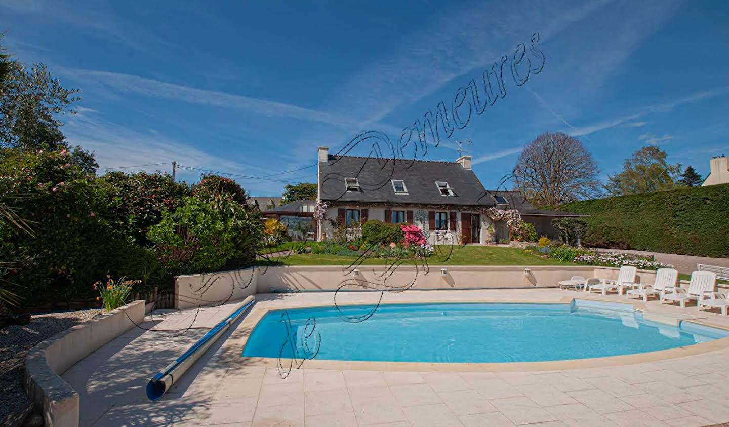 House with pool Perros-Guirec