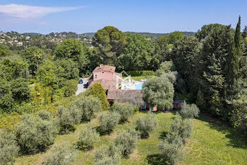 villa à Mougins (06)