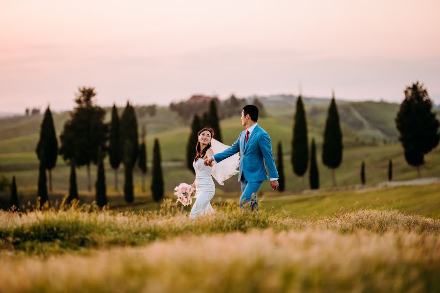 Fotografo di matrimoni Arturs Sulainis (sulainisart). Foto del 20 maggio 2022