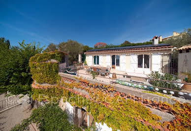 Villa with pool and terrace 4