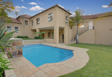 Maison avec piscine et jardin 2