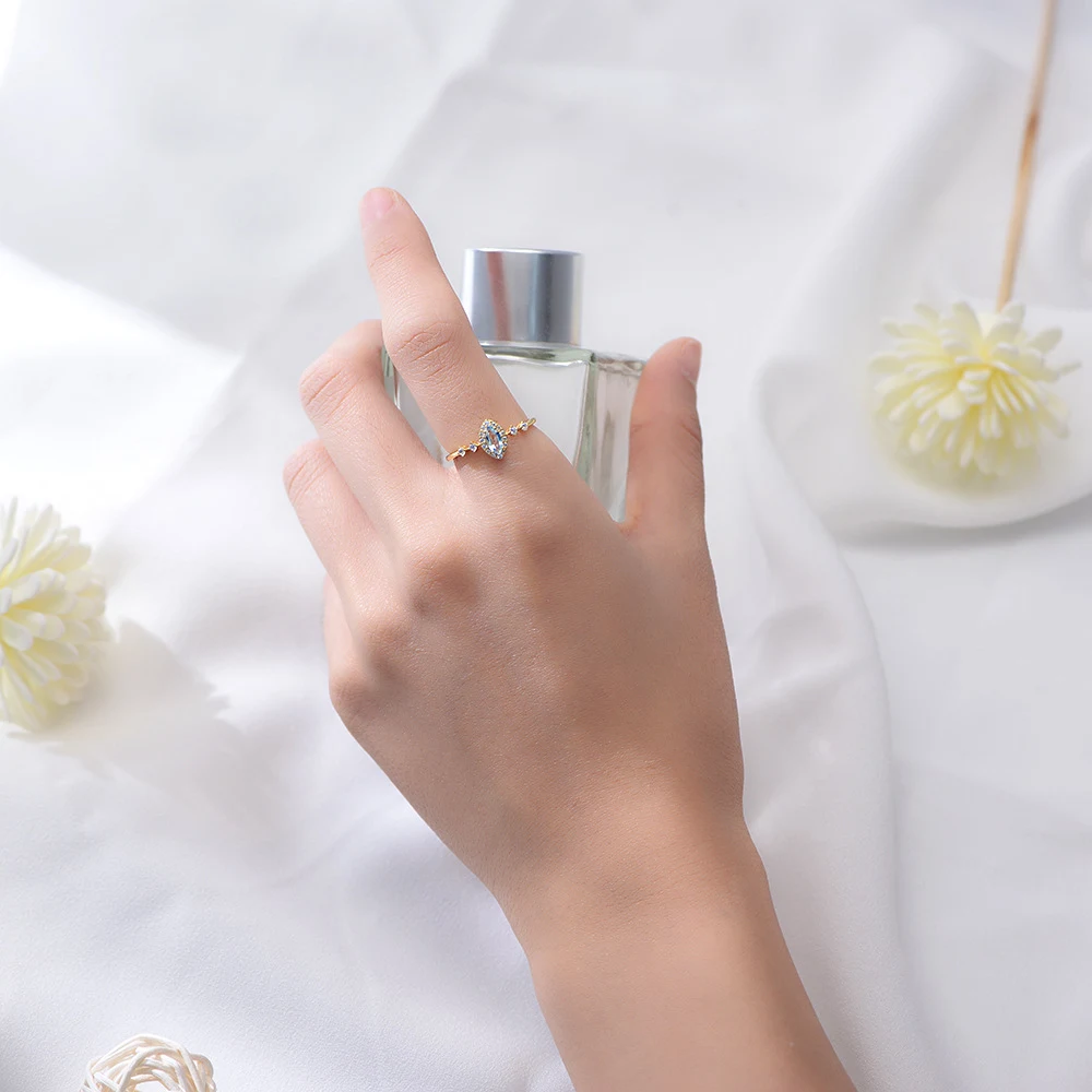 Title 3, Bague en topaze bleu ciel pour femme