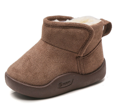 Chaussures bébé et tout-petit en plus velvet. Douces, chaudes et idéales pour garder les pieds confortables et protégés pendant l'hiver.