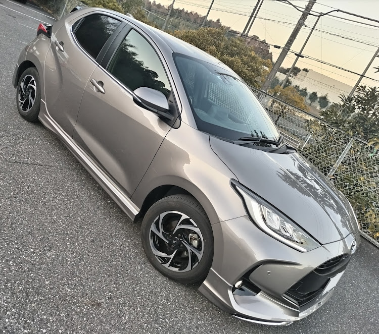 ヤリスのどノーマルですが何か?・ミラー越し・山岡家・熟成味噌もやしラーメンに関するカスタム事例の投稿画像1枚目