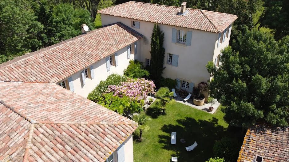 Location  maison 13 pièces 600 m² à Aix-en-Provence (13090), 7 500 €