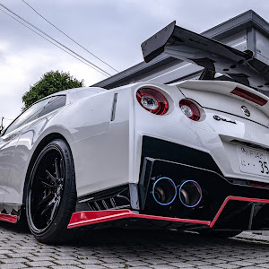 NISSAN GT-R