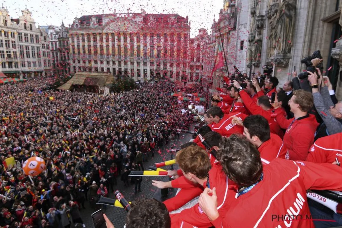 Kippenvel: duizenden fans bezorgen gouden Red Lions een warme ontvangst