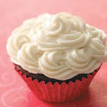 Easy Vanilla Buttercream Frosting Recipe was pinched from <a href="http://www.tasteofhome.com/Recipes/Easy-Vanilla-Buttercream-Frosting" target="_blank">www.tasteofhome.com.</a>