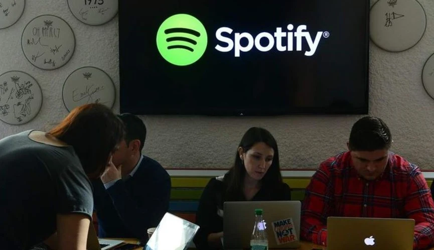 Spotify and User Privacy: Balancing Personalized Experiences with Data Security