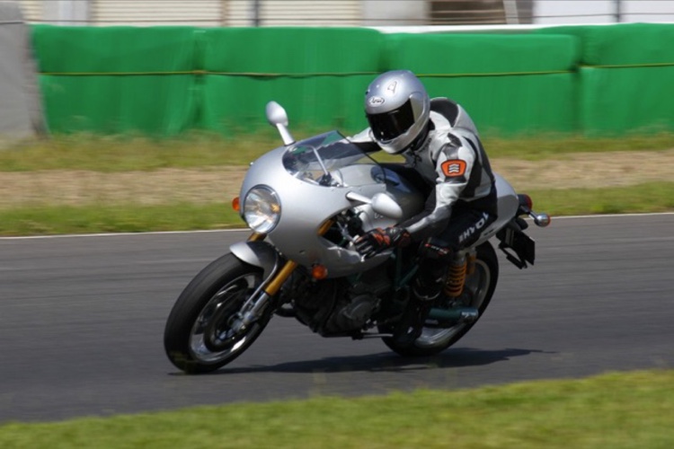 その他のサーキットと愛車・ドゥカティ・SUGOサーキット・バイク・モーターサイクルに関するカスタム事例の投稿画像1枚目