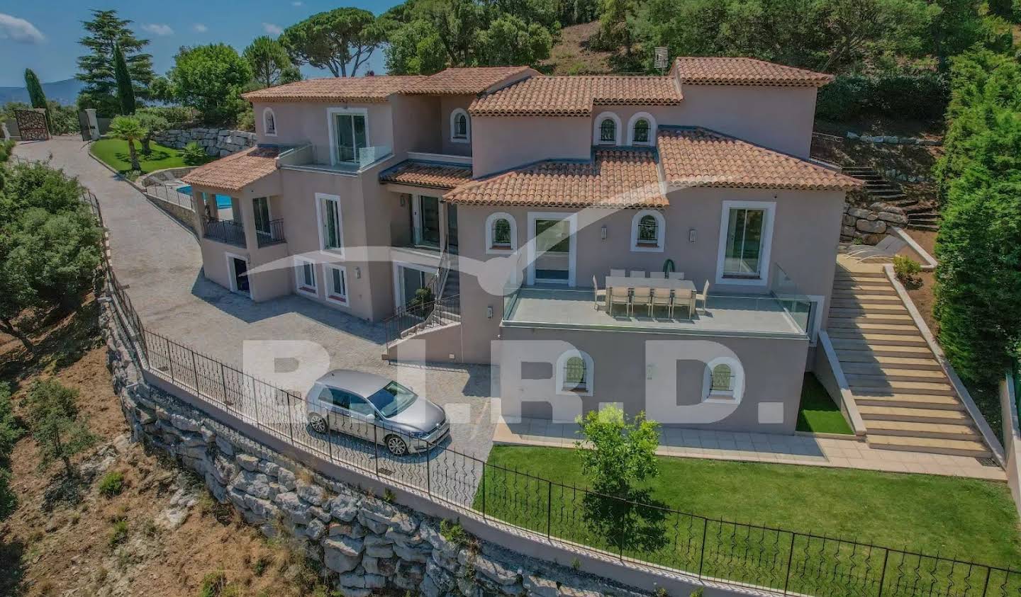 Villa with pool Grimaud