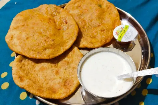 Bharwa Aloo Poori [3 Poori]