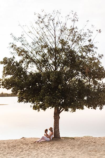 Fotógrafo de casamento Yuliya Veselyanskaya (juliakh). Foto de 23 de março 2021