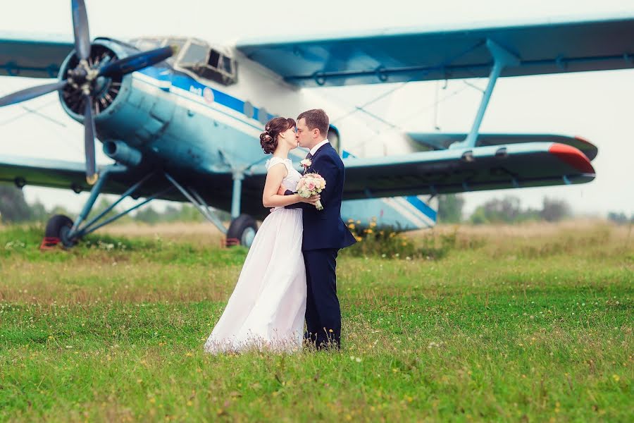 Fotógrafo de casamento Olga Chelysheva (olgafot). Foto de 22 de março 2017