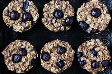 Banana Blueberry Baked Oatmeal Cups