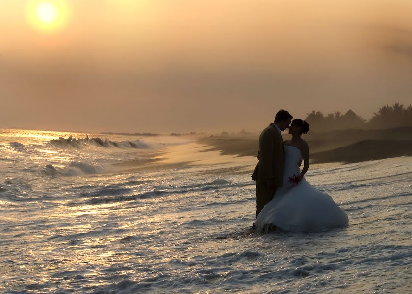 Wedding photographer Tono Valdes (tonovaldes). Photo of 4 December 2019