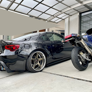86 ZN6