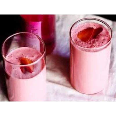 Strawberry Lassi (300 Ml)