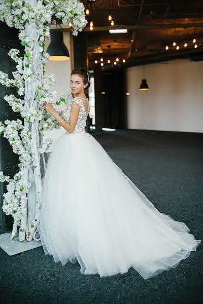 Wedding photographer Arina Markova (id7915216). Photo of 11 January 2018