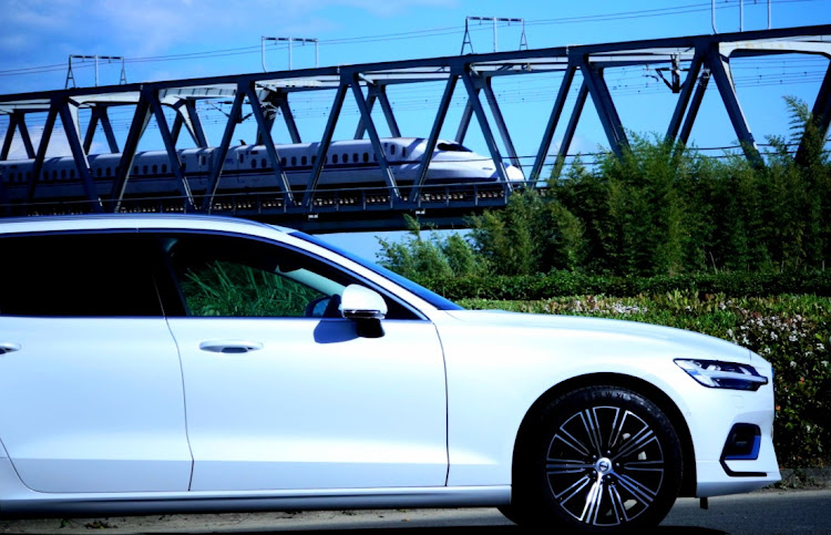 V60のオフ会・初参加・ボルボ V60・スカイライン・フーガに関するカスタム事例の投稿画像8枚目