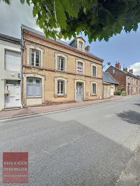 Vente propriété 10 pièces 238 m² à Livarot-Pays-d'Auge (14140), 495 000 €