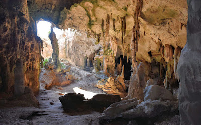 Explore Khao Kanab Naam Cave