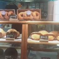 Dough Doughnuts 兜兜圈 二號店