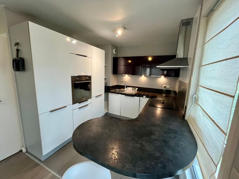 Location meublée appartement 4 pièces 88 m² à Lille (59000), 1 430 €