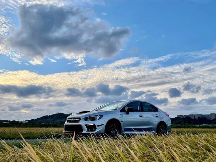 WRX S4の洗車・チャリンコのお買い物😁・ラーメン🍜・出頭したらやってなかった😩・今日は空振りの三振でした😅に関するカスタム事例の投稿画像1枚目