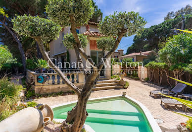 Villa with pool and terrace 12