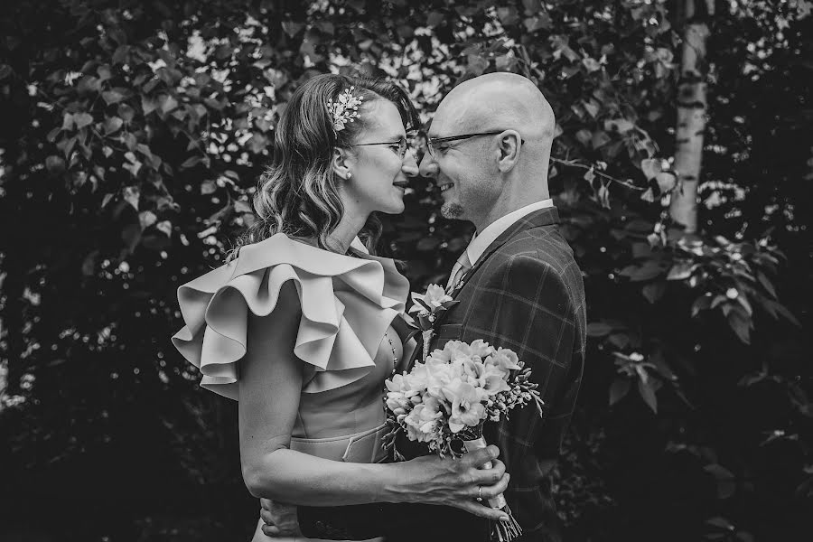 Bryllupsfotograf Nóra Rád (noriart). Bilde av 10 september 2023