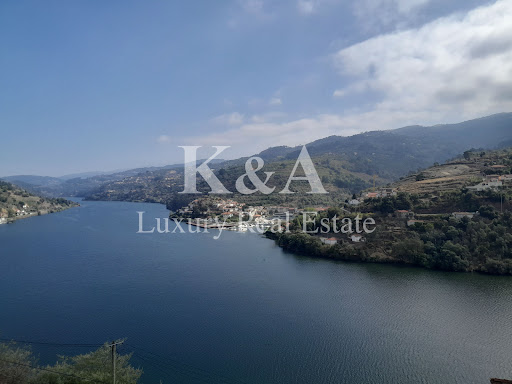 Villa avec piscine et jardin 2