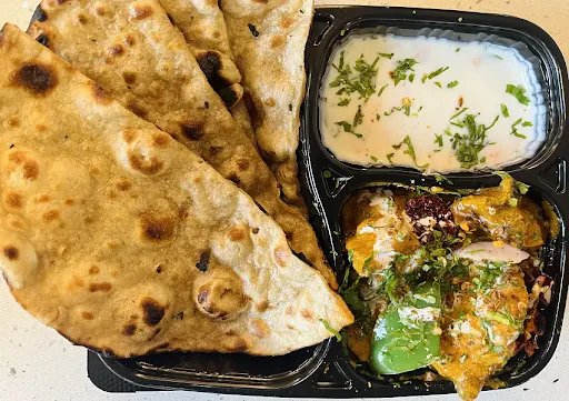 Kadhai Chicken And Butter Tandoor Roti Combo