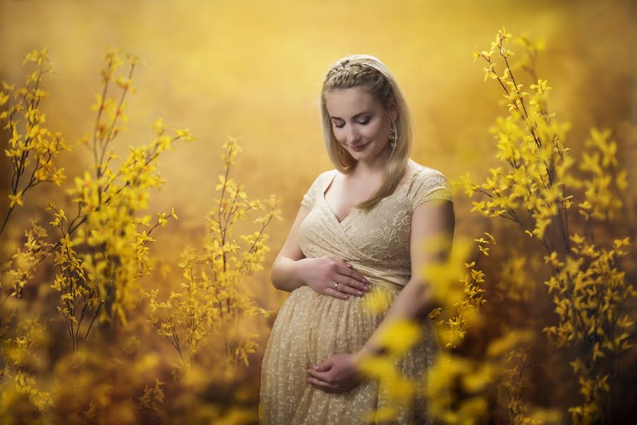 Fotografo di matrimoni Roland Földvári (foldvariphoto). Foto del 19 aprile 2022