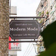 Modern Mode & Modern Mode Café