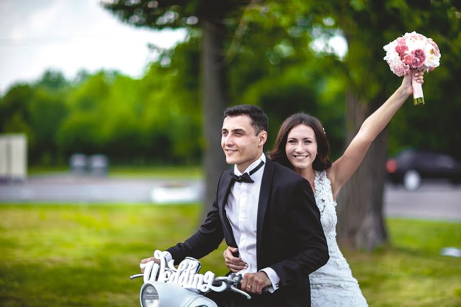 Fotografo di matrimoni Dmitriy Tolmachev (dimtol). Foto del 10 giugno 2014