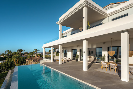 Villa avec piscine et terrasse 5