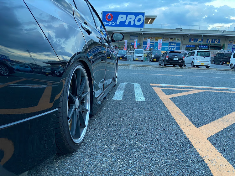 プリウスの車高調整・ドライブ・DIY・マーチ・オフ会に関するカスタム事例の投稿画像1枚目