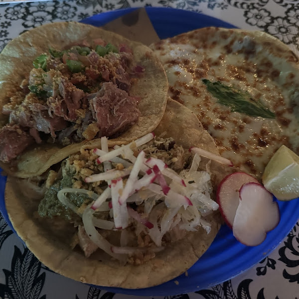 Carnitas, Nino Pobre, and Pollo En Pipian Tacos