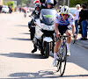 Debuterende Evenepoel gaat solo na verwoestende demarrage en wint in Luik, podium volledig Belgisch