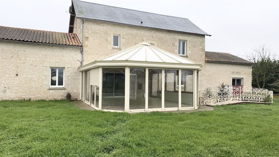 Vente maison 8 pièces 242 m² à Ceaux-en-Loudun (86200), 315 000 €