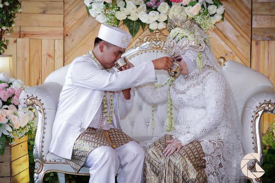 Wedding photographer Asep Apip Komarudin Aak Komarudin (asepapipkomarudi). Photo of 4 June 2020