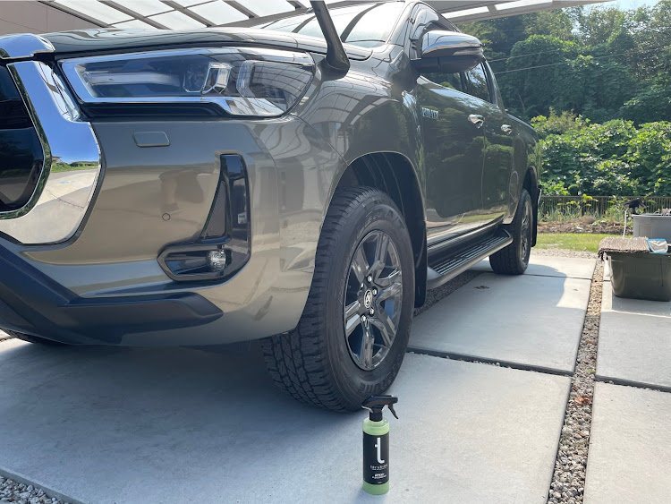ハイラックスのtershine・洗車日記・BLASK12・洗車好きに関するカスタム事例の投稿画像3枚目