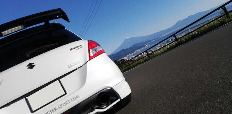 スイフトスポーツのCLUB  ROMAN・JPF clean project・お山でリセット・バイトも連勤・扉閉まってたのねに関するカスタム事例の投稿画像4枚目