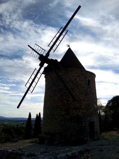 Le Moulin